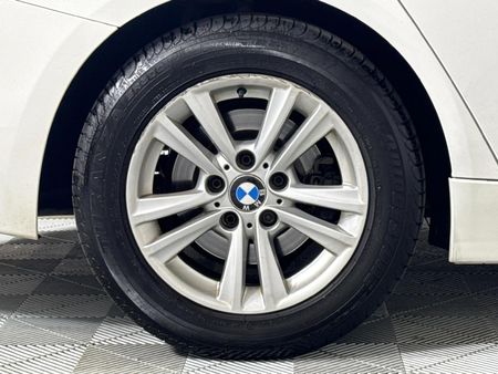 2017-BMW-3-Series-320i-Auto_7