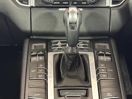 2017-Porsche-Macan-GTS_10