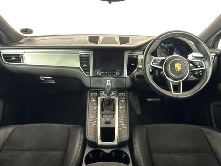 2017-Porsche-Macan-GTS_1