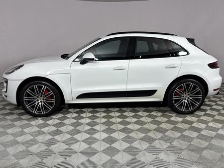 2017-Porsche-Macan-GTS_20