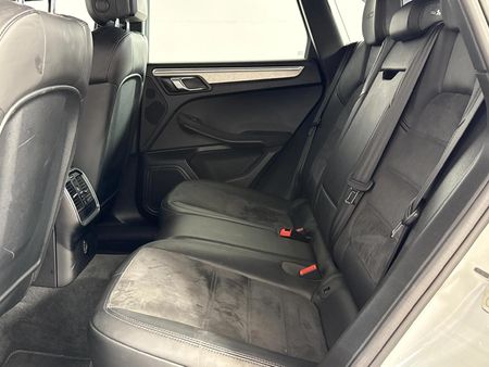 2017-Porsche-Macan-GTS_3
