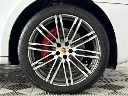 2017-Porsche-Macan-GTS_5