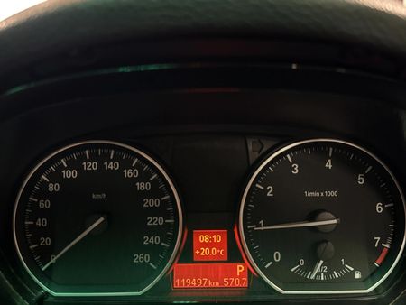 2010-BMW-1-Series-125i-Coupe-Auto_2