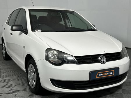 2010-Volkswagen-Polo-Vivo-14_15