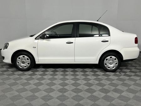 2010-Volkswagen-Polo-Vivo-14_18