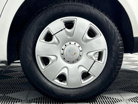 2010-Volkswagen-Polo-Vivo-14_6