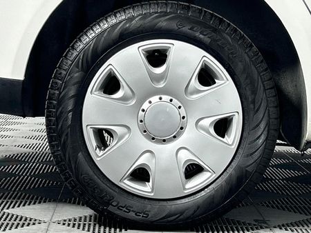 2010-Volkswagen-Polo-Vivo-14_7