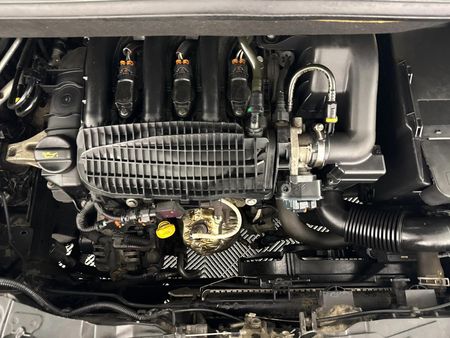 2019-Opel-Crossland-X-12_13