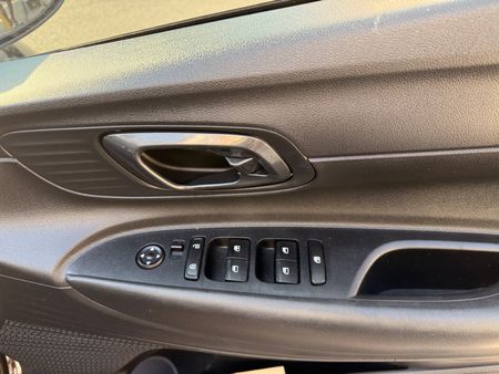 2023-Hyundai-i20-14-Fluid_9
