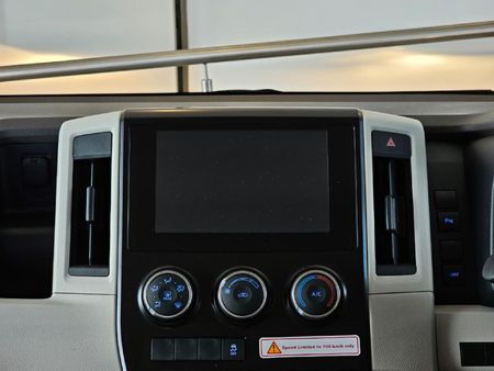 2026-Toyota-Quantum-28-GL-14-Seat_12