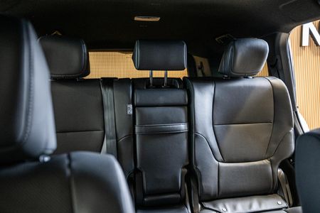 2026-Toyota-Land-Cruiser-300-V6-33D-GX-R_18