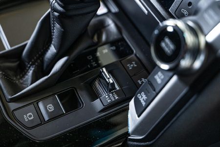 2026-Toyota-Land-Cruiser-300-V6-33D-GX-R_19
