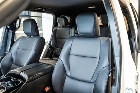 2026-Toyota-Land-Cruiser-300-V6-33D-GX-R_8