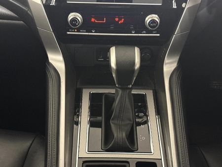 2022-Mitsubishi-Pajero-Sport-24D-Auto_10