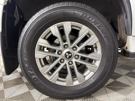 2022-Mitsubishi-Pajero-Sport-24D-Auto_5