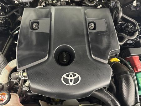 2021-Toyota-Hilux-28-GD-6-Raised-Body-Legend-RS-4x4-Double-Cab_11