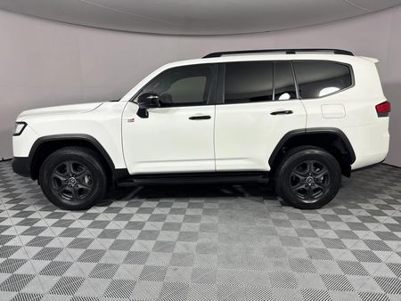 2023-Toyota-Land-Cruiser-300-V6-35-T-GR-S_20