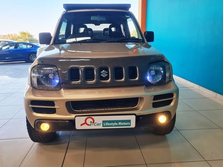 2009-Suzuki-Jimny-13_1