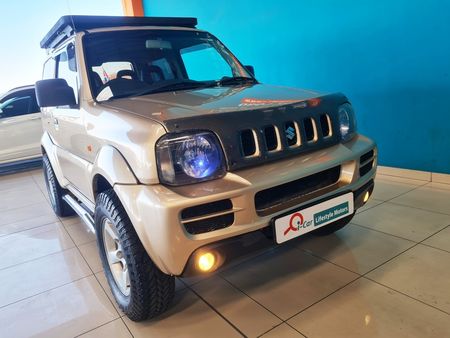 2009-Suzuki-Jimny-13_23
