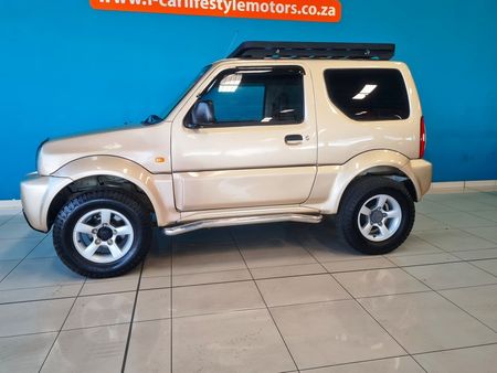2009-Suzuki-Jimny-13_25