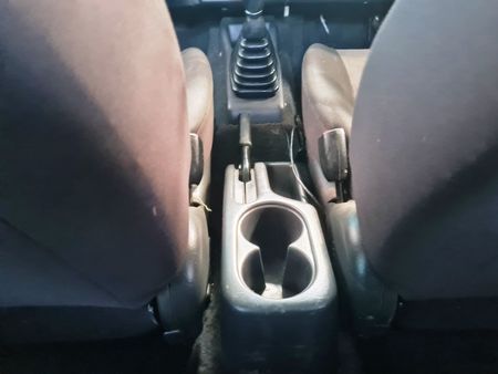 2009-Suzuki-Jimny-13_3