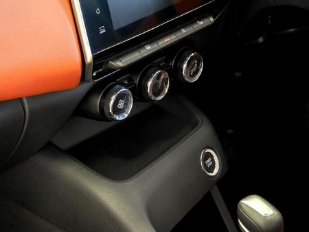 2026-Nissan-Magnite-10T-Acenta-Plus-Auto_17
