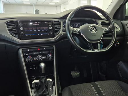 2021-Volkswagen-T-Roc-14-TSI-Design-Auto_10