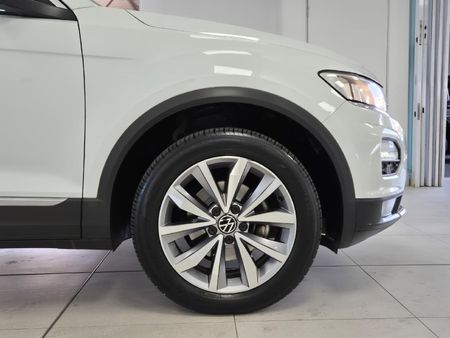2021-Volkswagen-T-Roc-14-TSI-Design-Auto_16