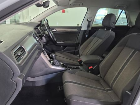 2021-Volkswagen-T-Roc-14-TSI-Design-Auto_5