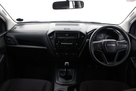 2023-Isuzu-D-Max-19-DDI-HR-L-Double-Cab_5