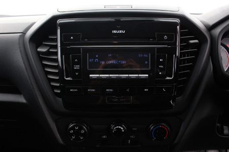 2023-Isuzu-D-Max-19-DDI-HR-L-Double-Cab_8