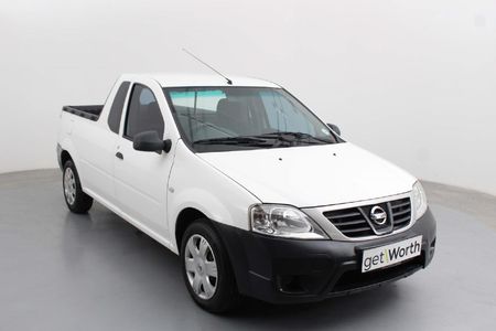2019-Nissan-NP200-15-dCi-Safety-Pack_0