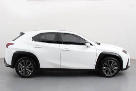 2023-Lexus-UX-250h-F-Sport_2