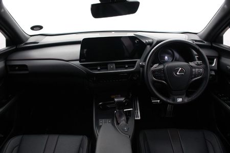 2023-Lexus-UX-250h-F-Sport_5