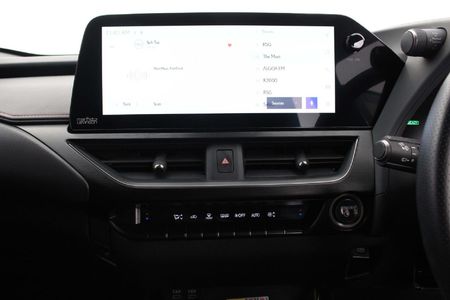 2023-Lexus-UX-250h-F-Sport_8