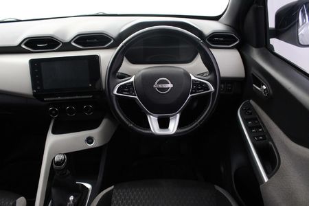 2021-Nissan-Magnite-10T-Acenta_6