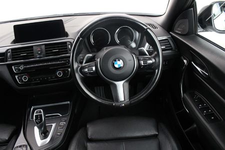 2019-BMW-2-Series-220i-Convertible-M-Sport-Auto_6