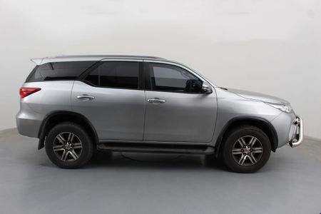 2019-Toyota-Fortuner-24-GD-6-Raised-Body_2