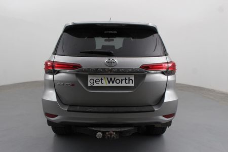 2019-Toyota-Fortuner-24-GD-6-Raised-Body_4