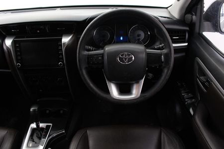 2019-Toyota-Fortuner-24-GD-6-Raised-Body_6