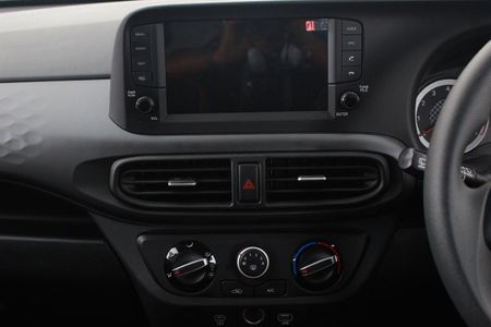 2024-Hyundai-Grand-i10-12-Motion-Auto_8