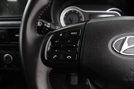 2023-Hyundai-Grand-i10-10-Fluid_9