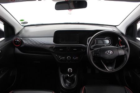 2023-Hyundai-Grand-i10-10-Fluid_5