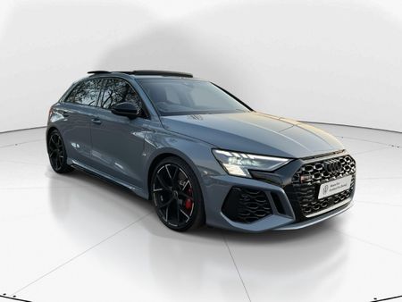 2024-Audi-RS3-Sportback-Quattro-Auto_0