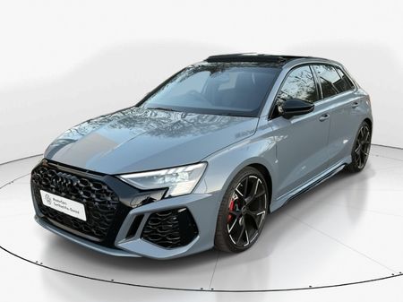 2024-Audi-RS3-Sportback-Quattro-Auto_14
