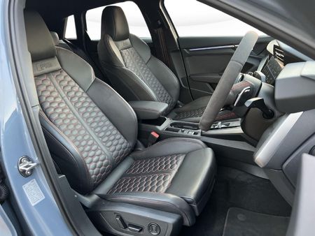 2024-Audi-RS3-Sportback-Quattro-Auto_18