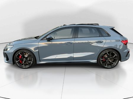 2024-Audi-RS3-Sportback-Quattro-Auto_4