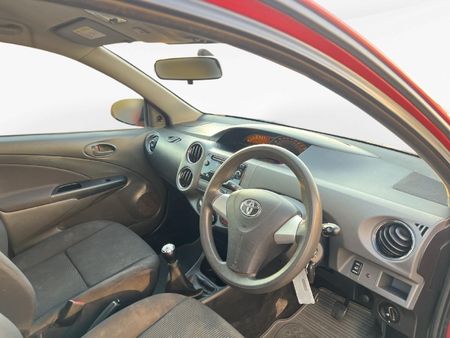2020-Toyota-Etios-15-XS_10