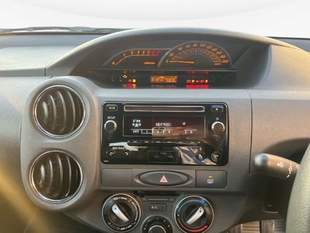 2020-Toyota-Etios-15-XS_17