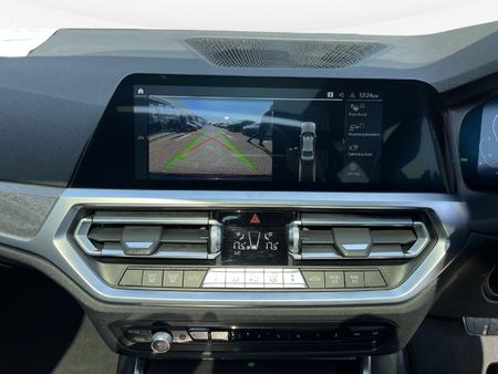 2020-BMW-3-Series-330is-Edition_18
